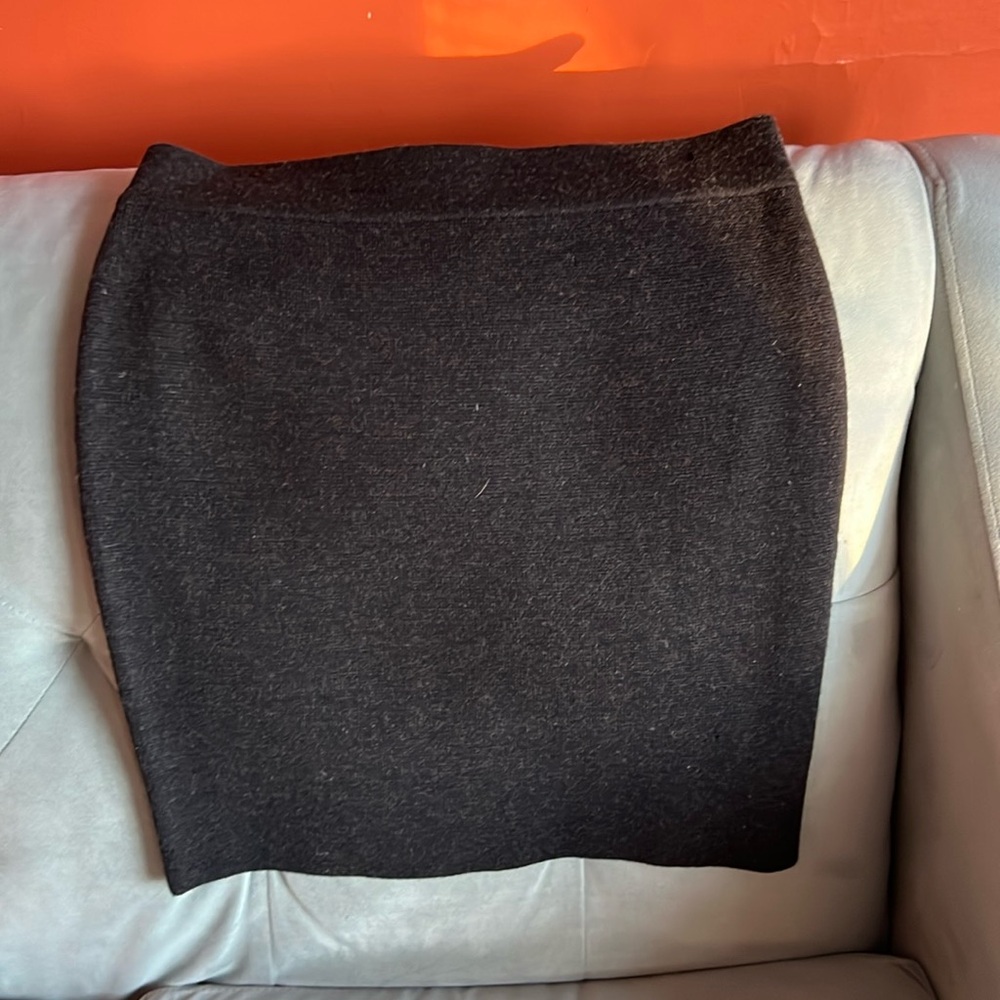 Krimson Klover 💯% merino black mini skirt